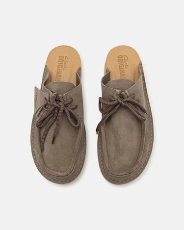 Clarks DSRTNomad Mule D Clogs Grey/Sage Suede - KYOTO - Clarks