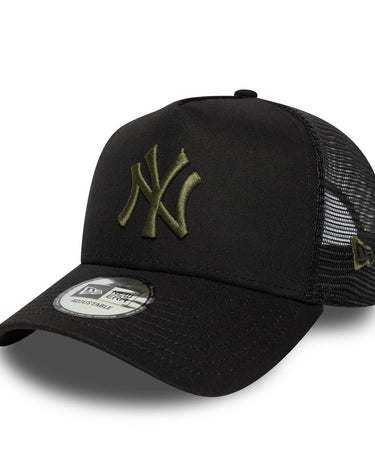 New Era LEAGUE ESSENTIAL TRUCKER NEYYAN BLKRIG cap - KYOTO - New Era