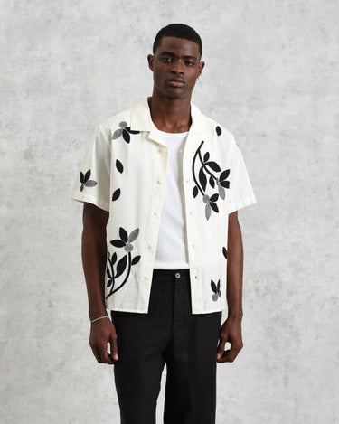 Wax London DIDCOT SS SHIRT BLOOM APPLIQUE ECRU / BLACK - KYOTO - Wax London